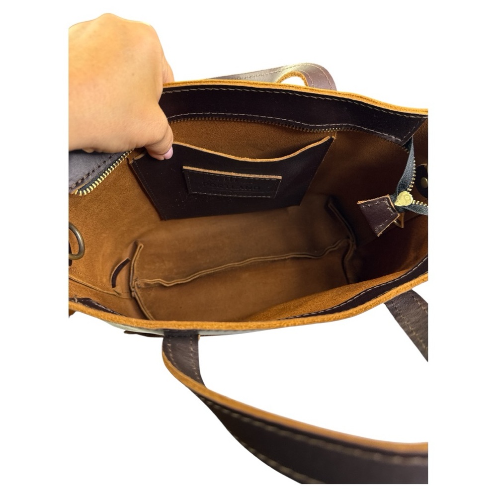 PORTLAND LEATHER COMPANY MEDIUM CROSSBODY TOTE GRIZZLY - Picture 11 of 13